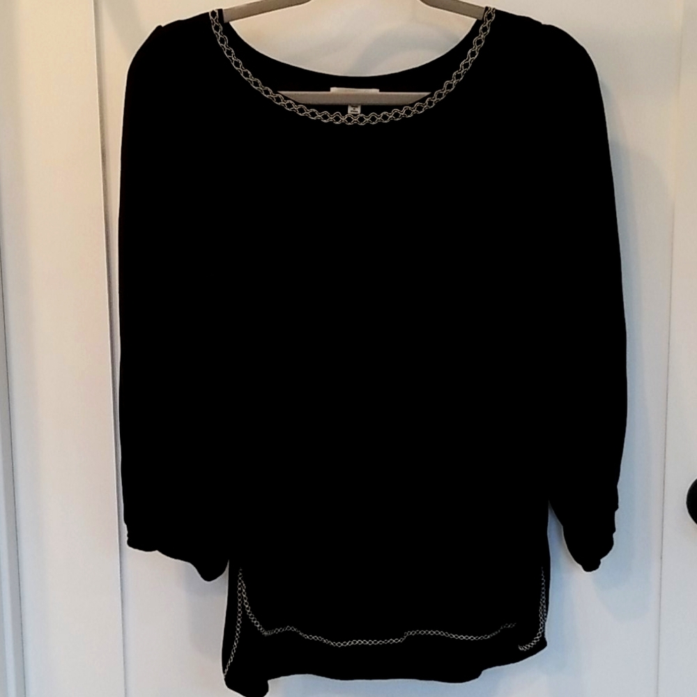 Max Studio embroidered details 3/4 sleeve top